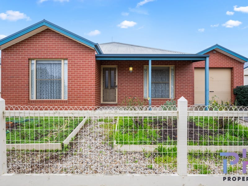 2 Cottage Cres, East Bendigo, VIC 3550
