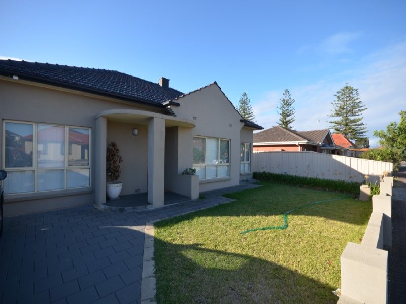 2 Carnarvon Avenue, Glenelg North, SA 5045