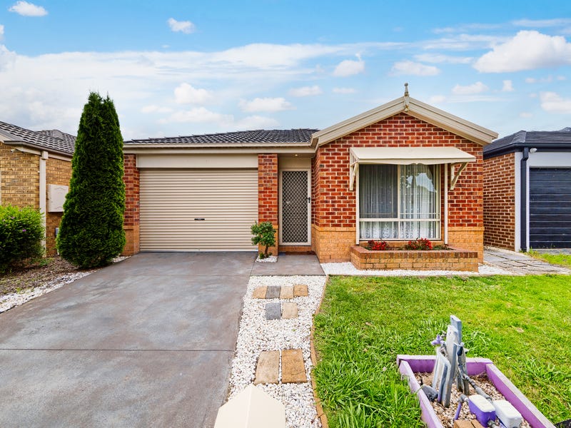 16 Tyndall Street, Cranbourne East, VIC 3977