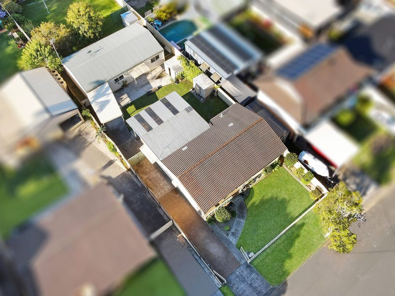 27 Kingsford Smith Drive, Berkeley Vale, NSW 2261