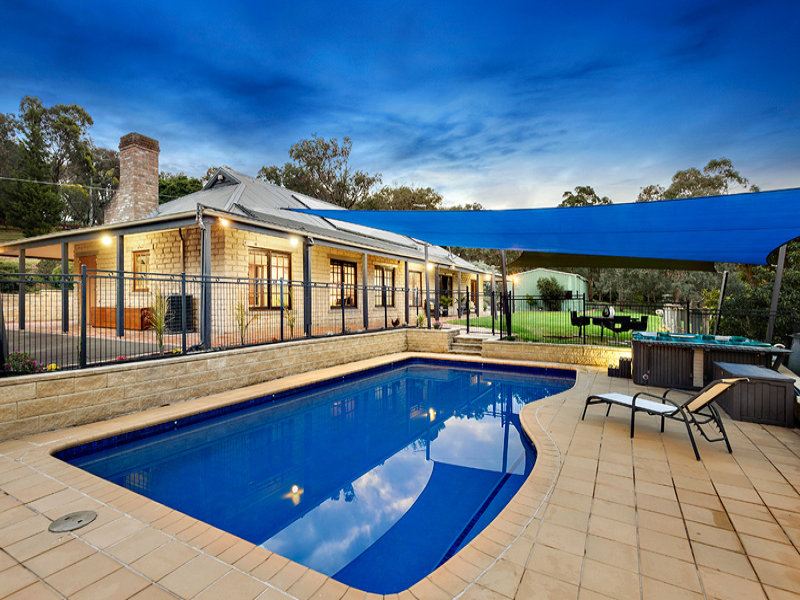 260 Flat Rock Road, Hurstbridge, Vic 3099 Property Details