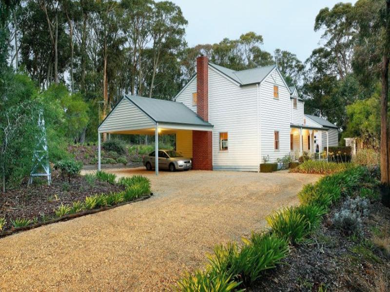 111 Elizabeth Street, Buninyong, Vic 3357 Property Details