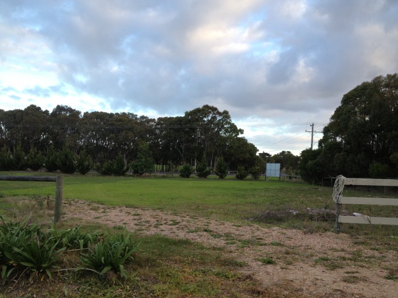 51 Lake Victoria Road, Eagle Point, VIC 3878