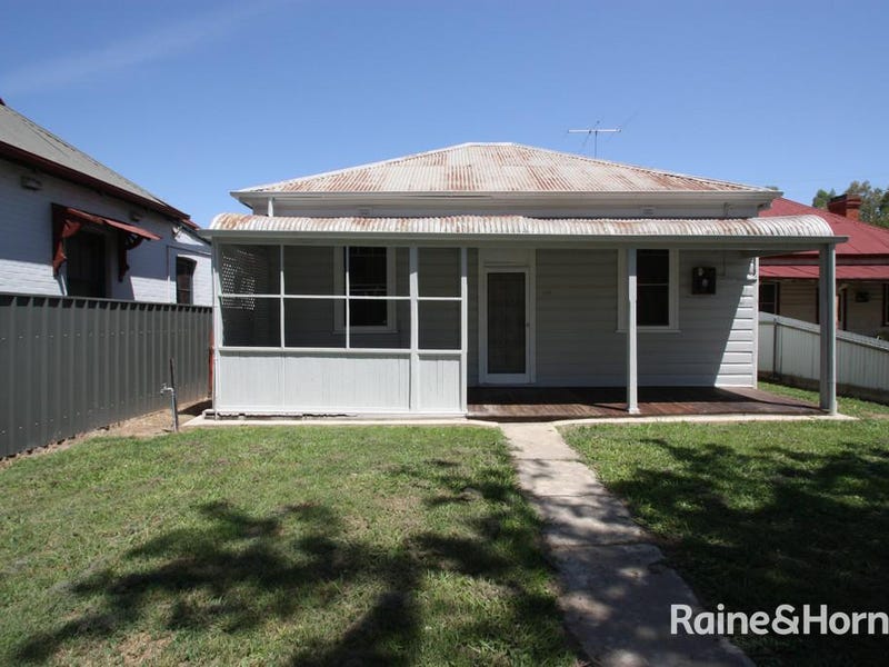 128 Tarcutta Street, Wagga Wagga, NSW 2650
