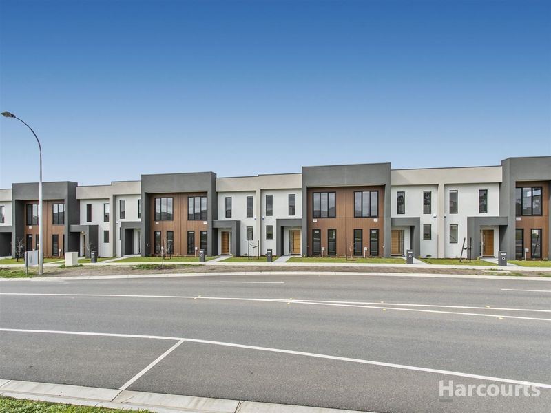 7 Balmoor Terrace, Clyde North, VIC 3978