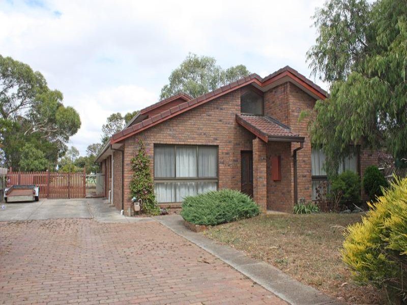 16 St Andrews Court, Sunbury, Vic 3429 Property Details