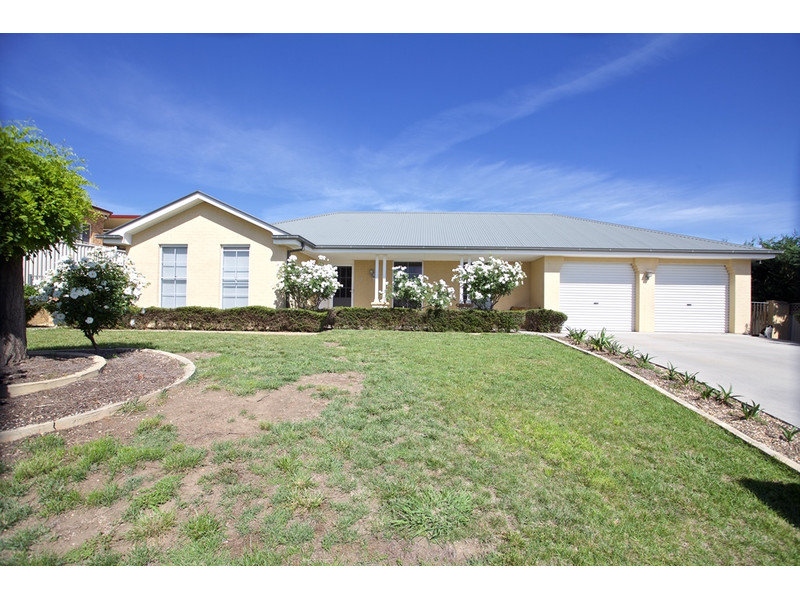 3 Oaklands Drive, Llanarth, NSW 2795 Property Details