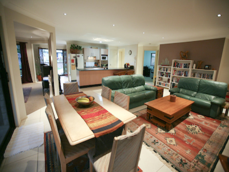 19 Jasmine Av, Southside, Qld 4570 Property Details