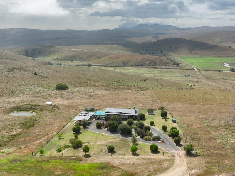 356 Omeo Valley Road, Omeo, VIC 3898