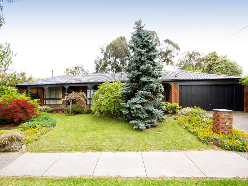 106 Hayrick Lane, Mooroolbark, Vic 3138 Property Details