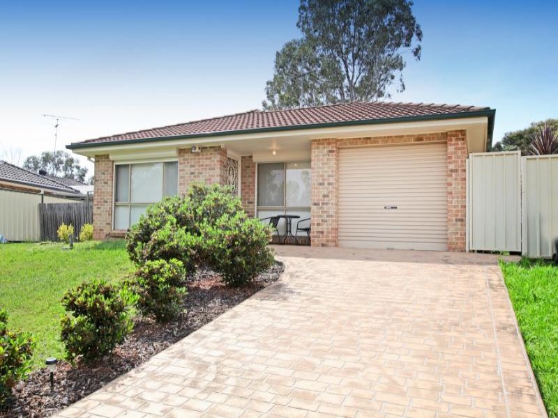 265 Welling Drive, Mount Annan, NSW 2567