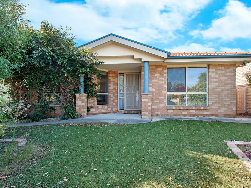 16 Fitton Close, Dunlop, ACT 2615 Property Details