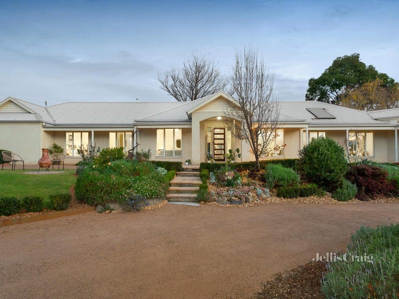 74 Meander Road, Hurstbridge, Vic 3099 Property Details