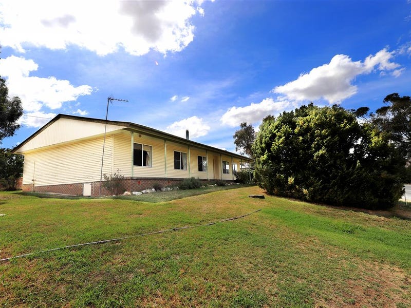 15 Camp Street, Adelong, NSW 2729
