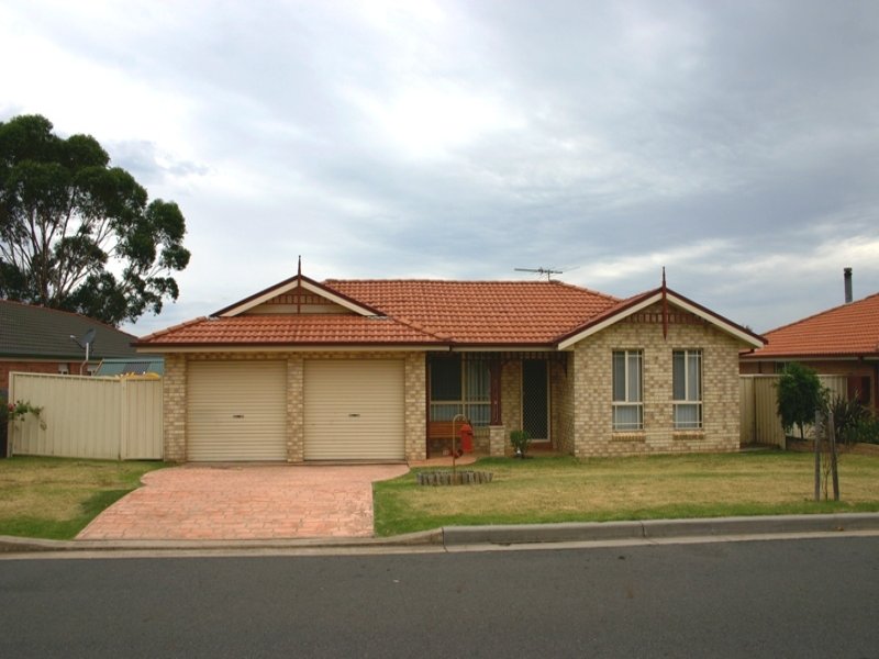 58 Crommelin Cres, St Helens Park, NSW 2560
