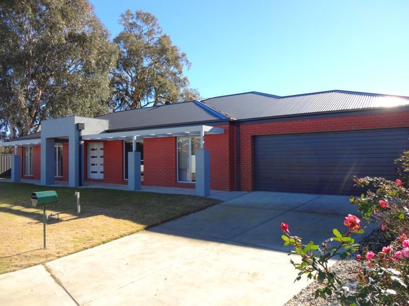 66 Cambridge Drive, Wangaratta, Vic 3677 Property Details