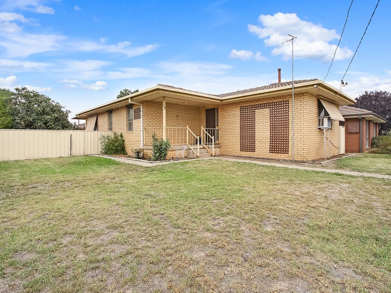 19 Elizabeth St, Culcairn, NSW 2660 Property Details