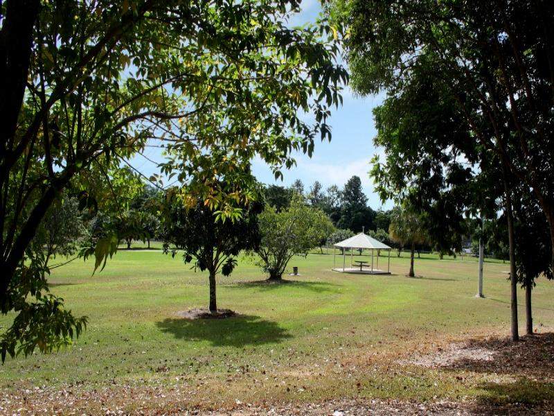 33 Cumberland Avenue, Smithfield, QLD 4878