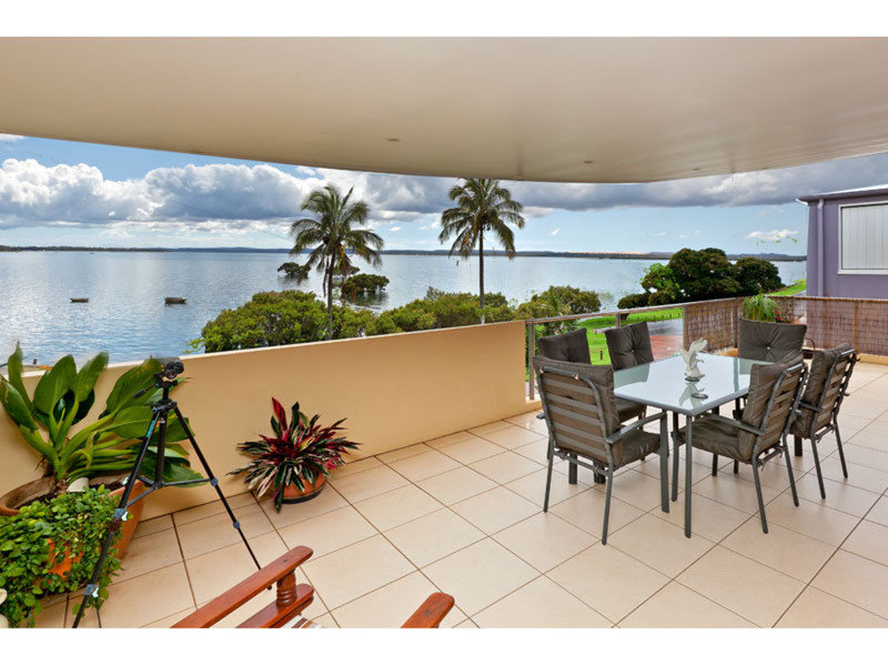 27 Esplanade, Redland Bay, Qld 4165