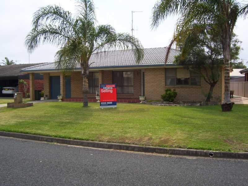 9 Rest Point Parade, Tuncurry, NSW 2428