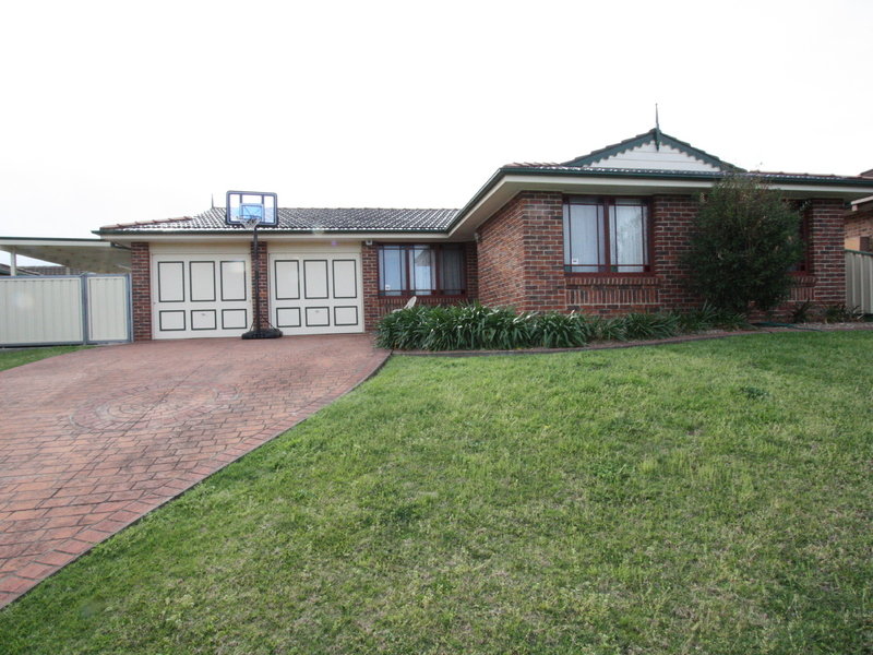 22 Shannon Place, Kearns, NSW 2558