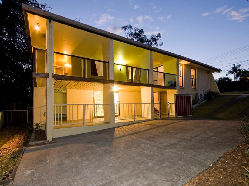 27 Avenue, Springwood, QLD 4127