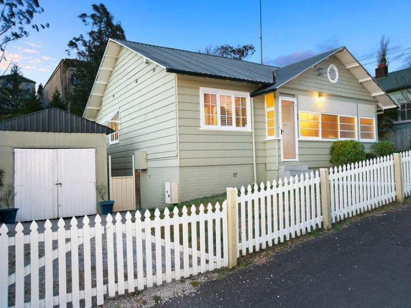 15 Edwards Street, Katoomba, NSW 2780 Property Details