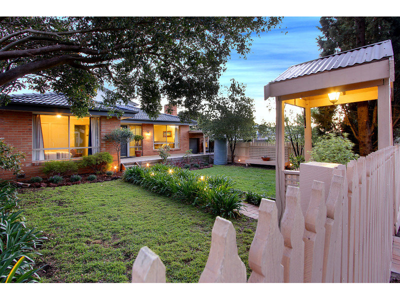 32 Seaview Avenue, Mornington, Vic 3931 Property Details