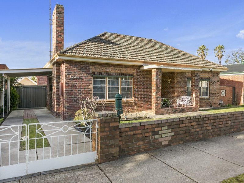 3 Pine Street, Quarry Hill, VIC 3550