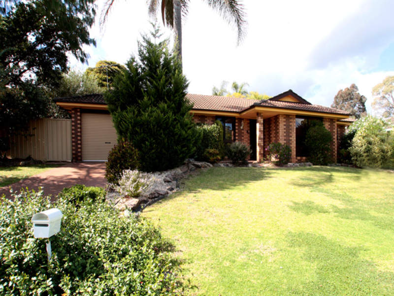 25 Donalbain Circuit, Rosemeadow, NSW 2560