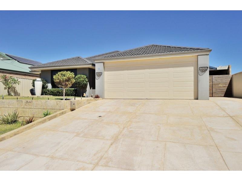 19 Mawson Grange, Lakelands, WA 6180 Property Details