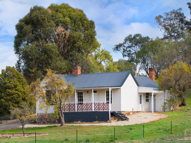 8 Cemetery Road, Campbells Creek, VIC 3451