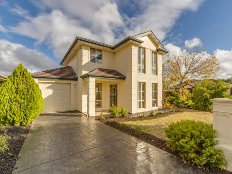 2 Hedge Row, Oakden, SA 5086
