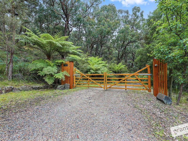 3 Knights Court, Tynong, Vic 3813 - Lifestyle for Sale 