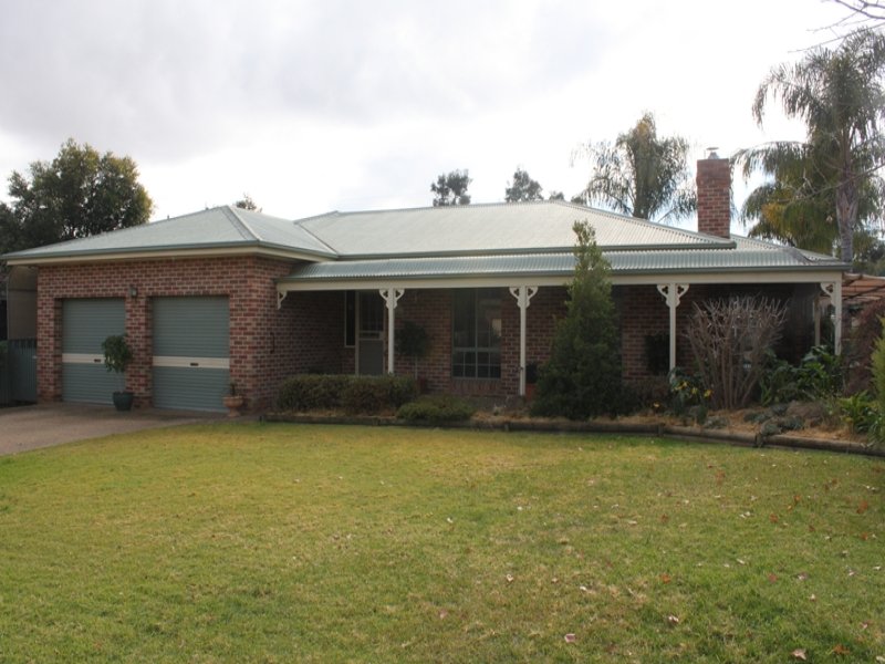 14 Overdale Drive, Bourkelands, NSW 2650