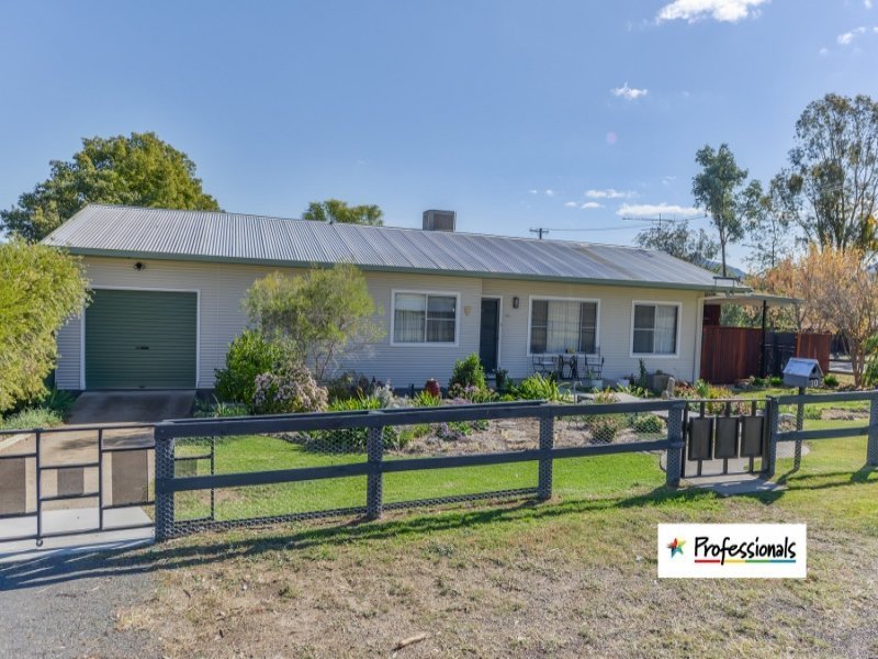 30 Denman Avenue, Kootingal, NSW 2352 Property Details