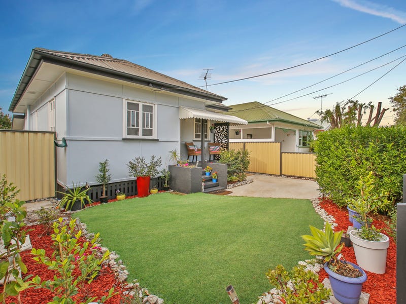 Houses for Sale in Scarborough, QLD 4020