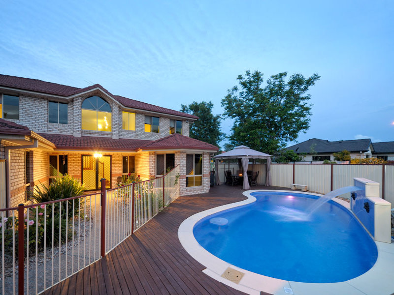 6 Lakes Entrance, Meadowbrook, Qld 4131