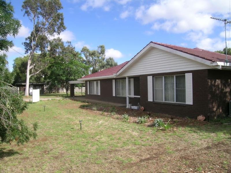 17 Michie Street, Elmore, Vic 3558 Property Details