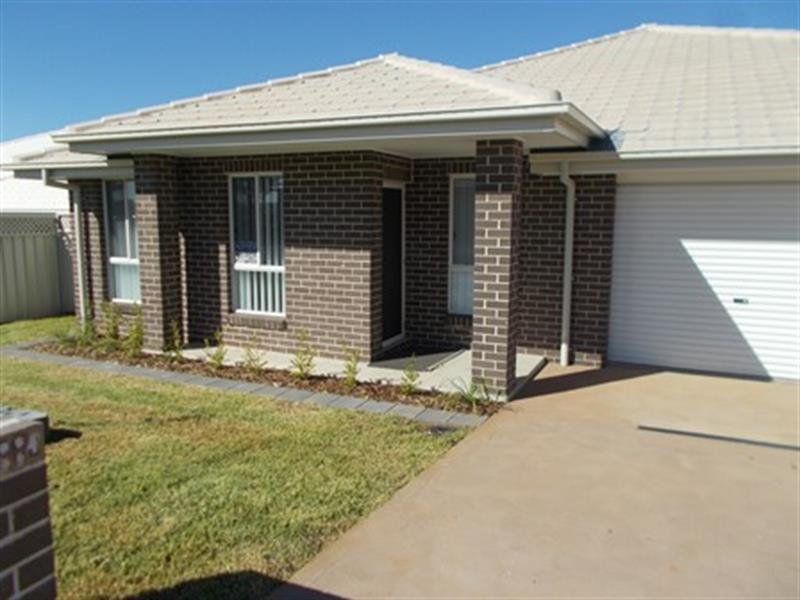 32A Lansdowne Drive, Dubbo, NSW 2830