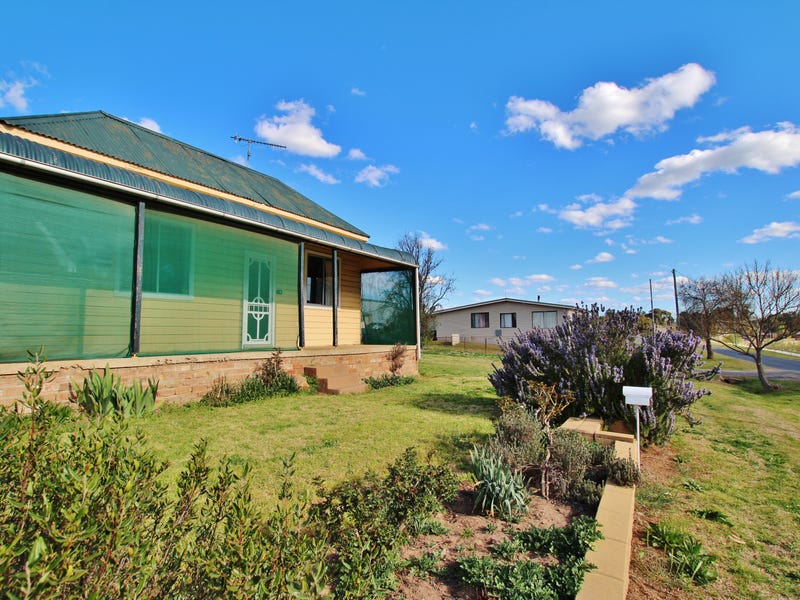 2 Iris Street, Harden, NSW 2587 Property Details