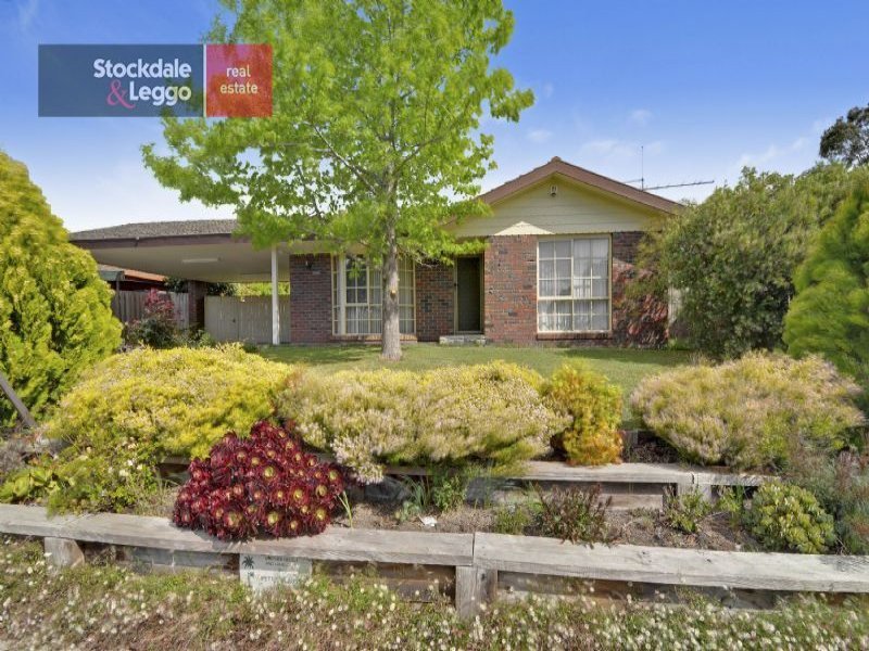 15 Canterbury Way, Churchill, VIC 3842