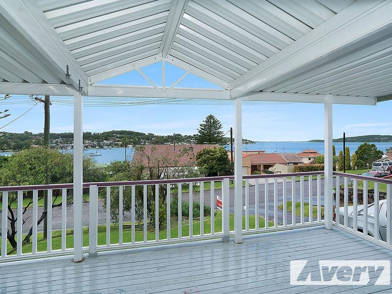 8 Ilford Avenue, Buttaba, NSW 2283 Property Details
