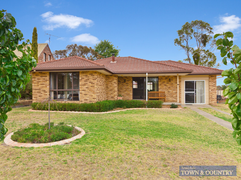 32 Dumaresq Street, Uralla, NSW 2358 Property Details