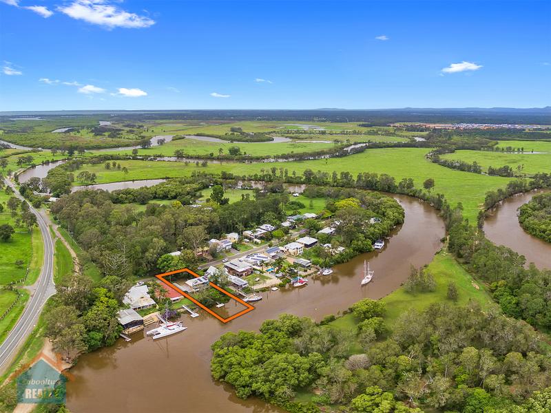 5 Riversleigh Road, Beachmere, QLD 4510