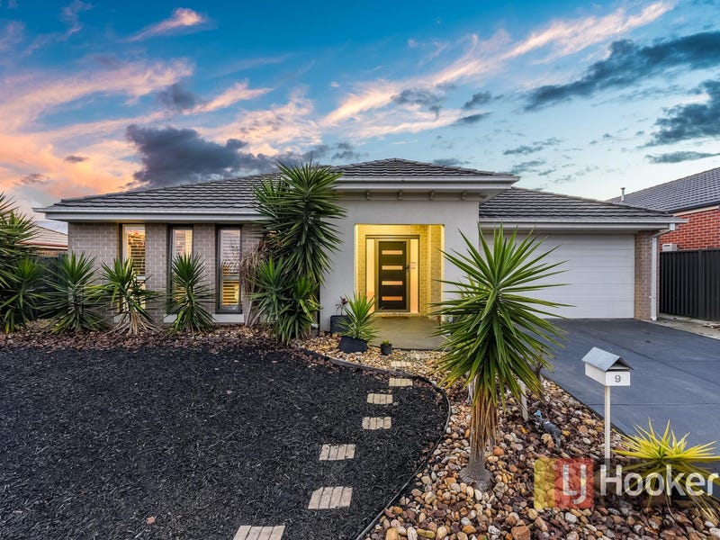 9 Platt Close, Pakenham, VIC 3810 - realestate.com.au