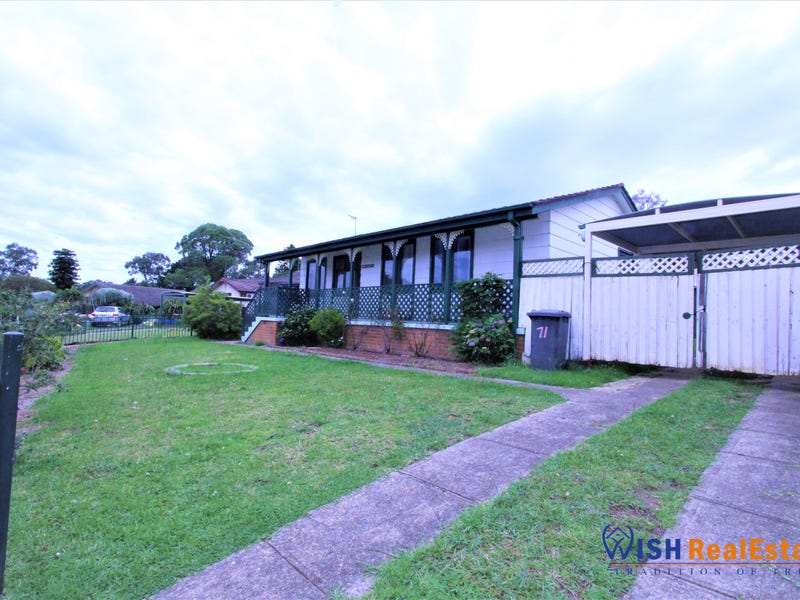 71 Grevillea Cres, Macquarie Fields, NSW 2564