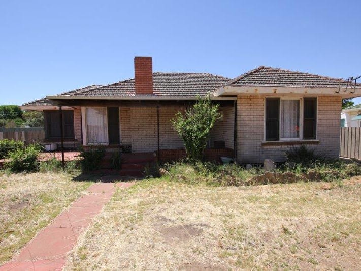 28 Longhurst Street, Narembeen, WA 6369 Property Details