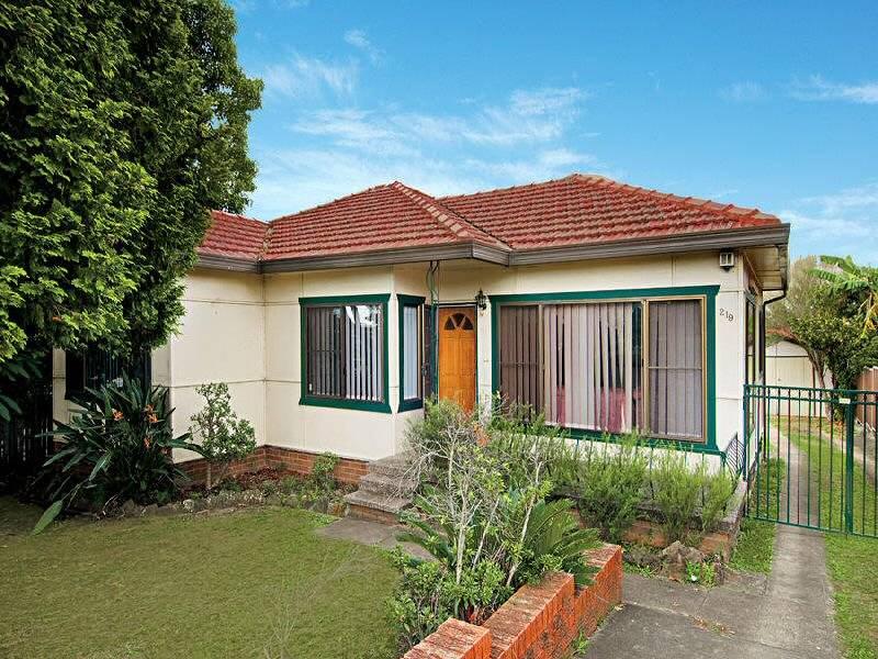 219 Old Windsor Road, Northmead, NSW 2152