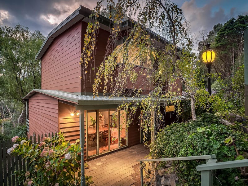 91 Commercial Road, Mount Evelyn, VIC 3796